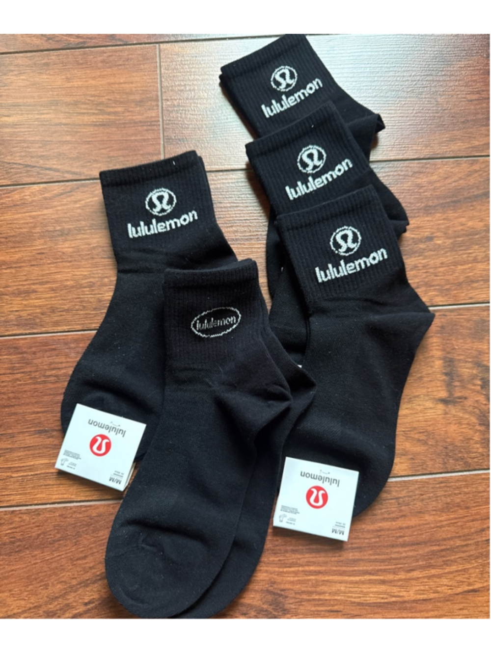 5 pairs of Women’s socks. Size medium. NWOT. Never worn